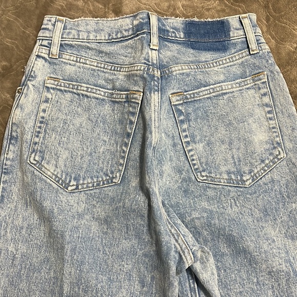 Abercrombie and Fitch - 90s straight ultra high rise (curve love) crossed zipper - Picture 2 of 4